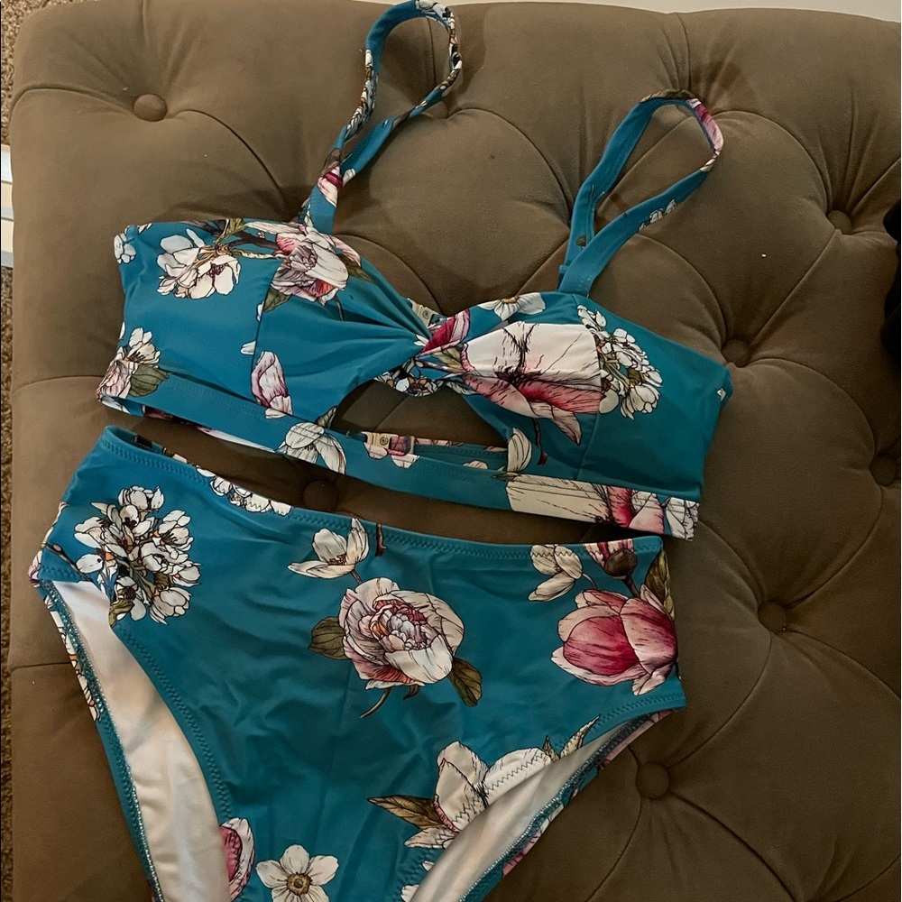 Bikini - swimsuit